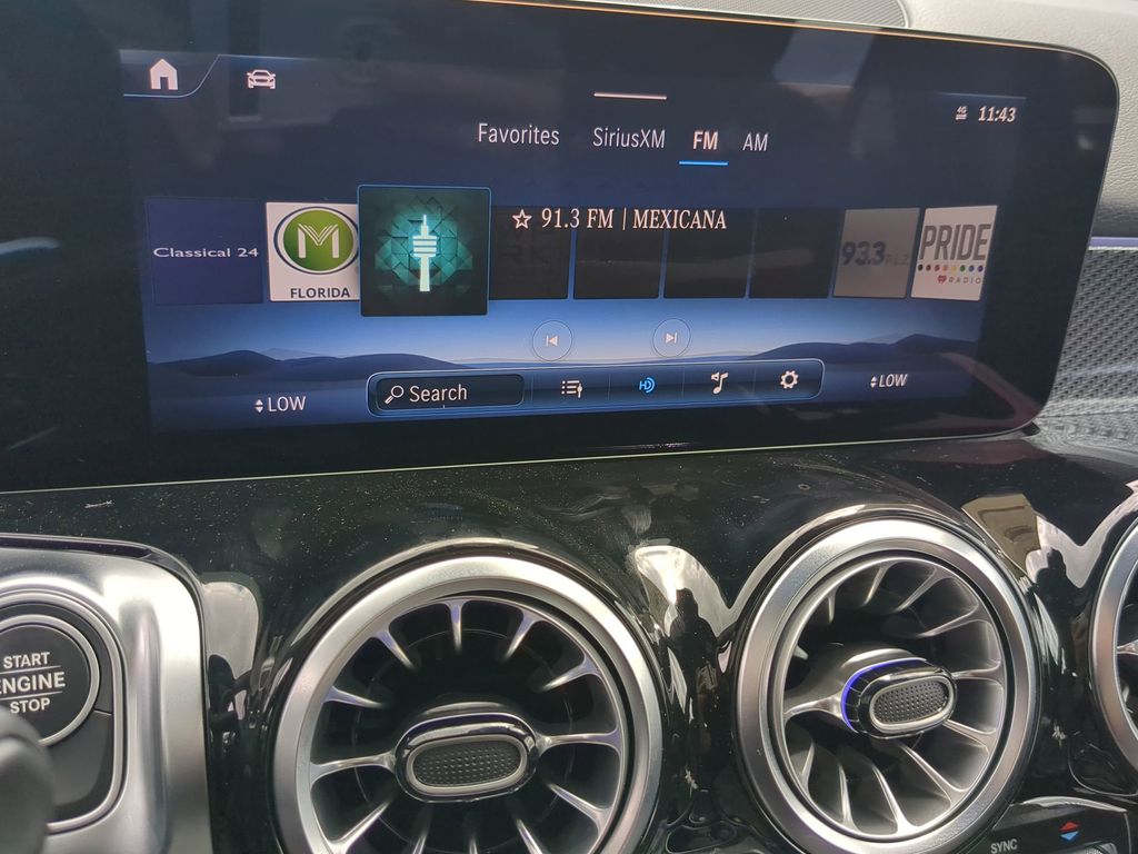 2024 Mercedes-Benz GLB AMG 35 Image 11 of 25