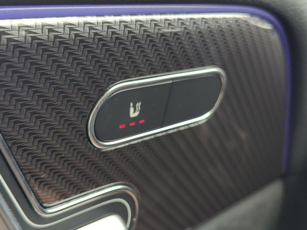 2024 Mercedes-Benz GLB AMG 35 Image 17 of 25