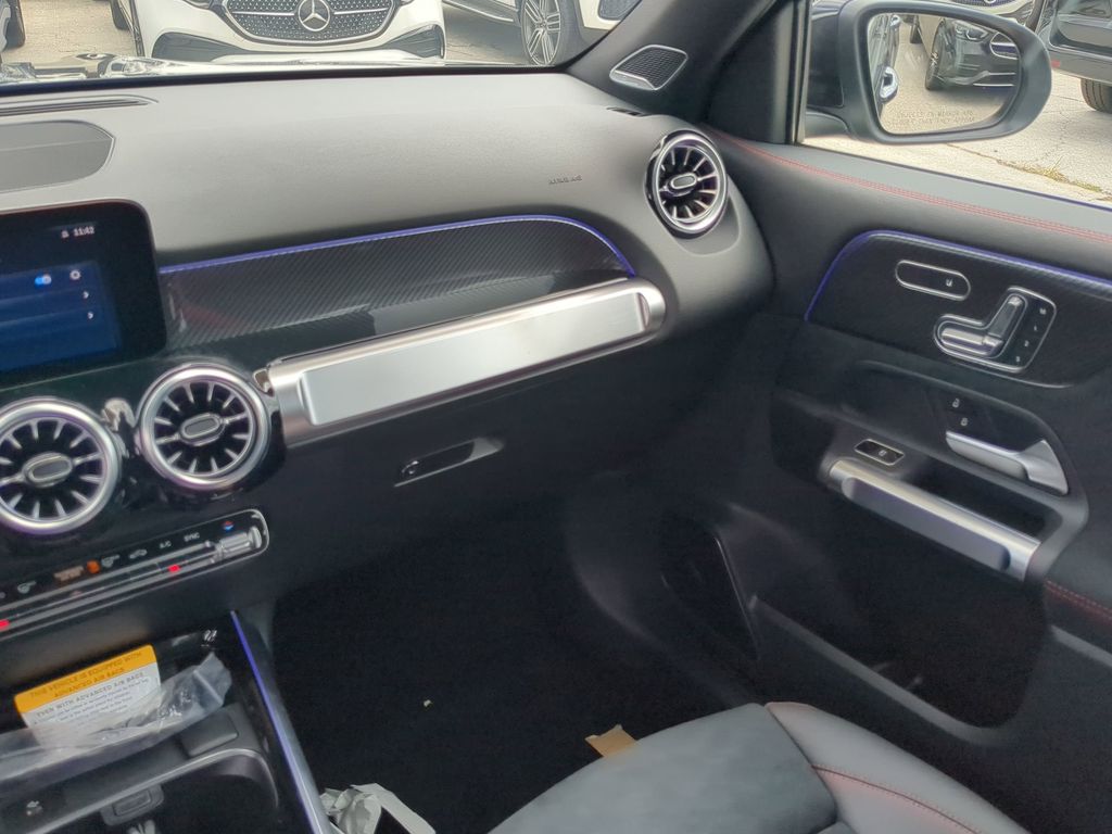 2024 Mercedes-Benz GLB AMG 35 Image 9 of 25