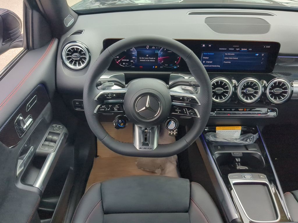 2024 Mercedes-Benz GLB AMG 35 Image 8 of 25