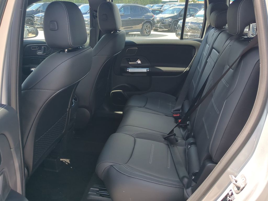 2024 Mercedes-Benz GLB AMG 35 Image 10 of 26