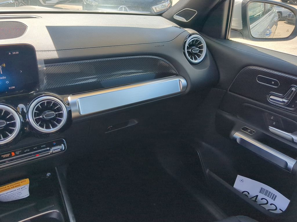 2024 Mercedes-Benz GLB AMG 35 Image 9 of 26