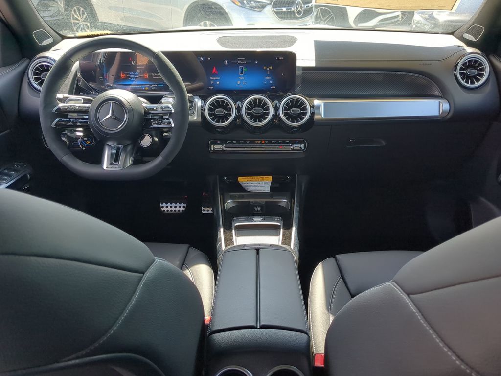 2024 Mercedes-Benz GLB AMG 35 Image 7 of 26