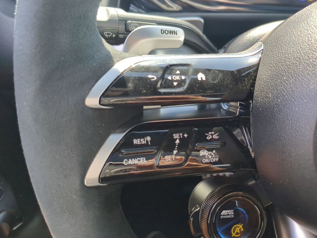 2024 Mercedes-Benz GLB AMG 35 Image 18 of 26