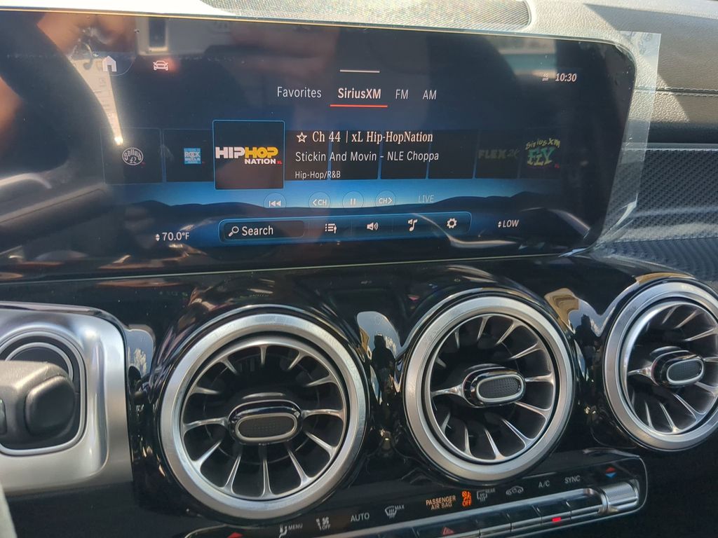 2024 Mercedes-Benz GLB AMG 35 Image 11 of 26