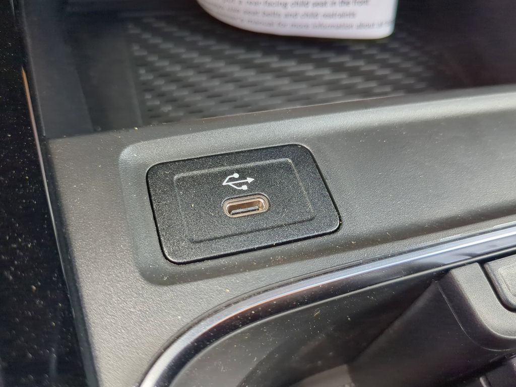 2024 Mercedes-Benz GLB AMG 35 Image 15 of 26