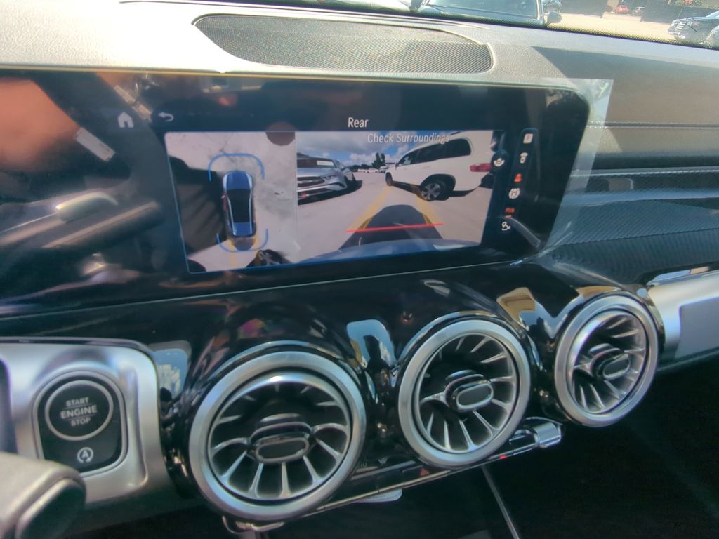 2024 Mercedes-Benz GLB AMG 35 Image 12 of 26