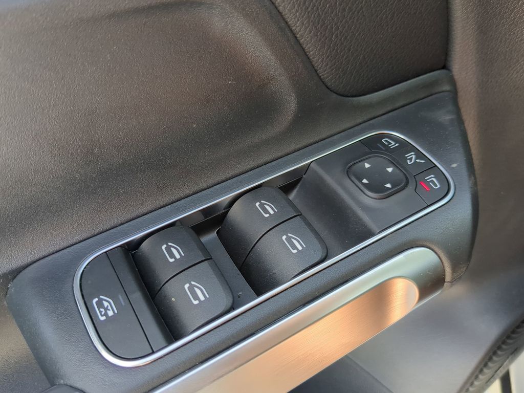 2024 Mercedes-Benz GLB AMG 35 Image 16 of 26