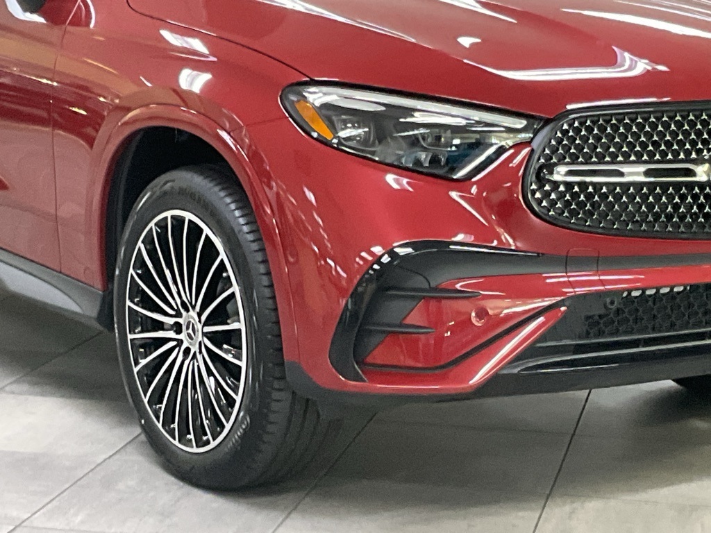 Vehicle image 12 of 27