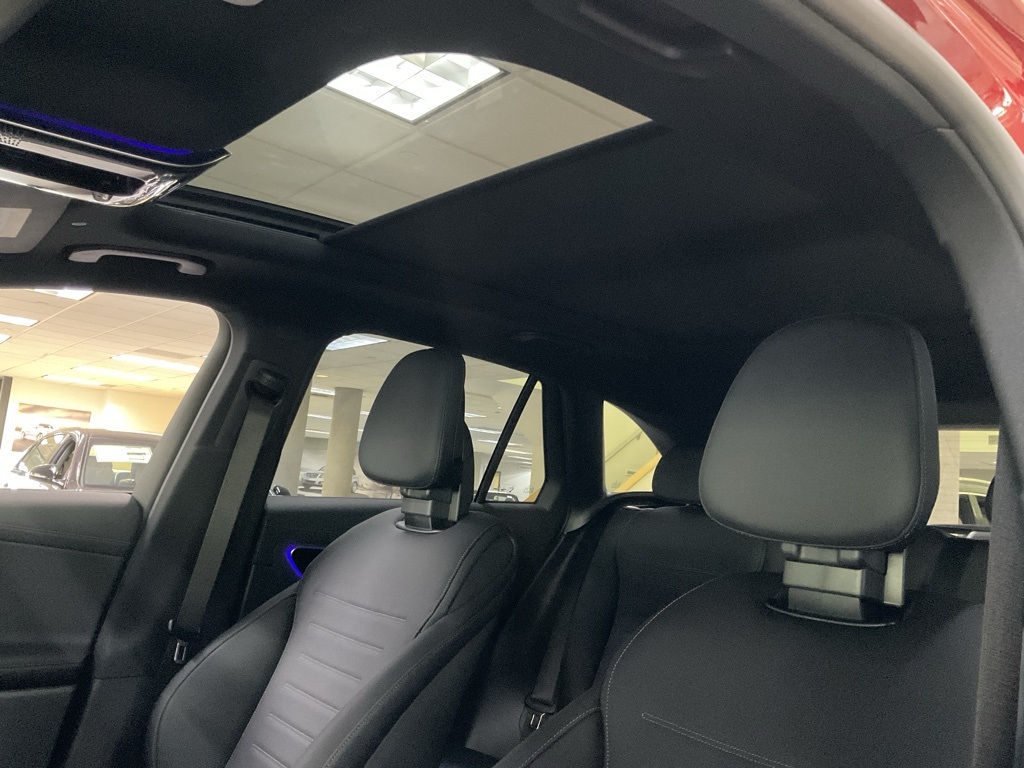 Vehicle image 19 of 27