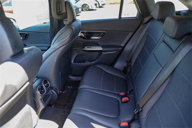 2024 Mercedes-Benz GLC 300 Image 12 of 28