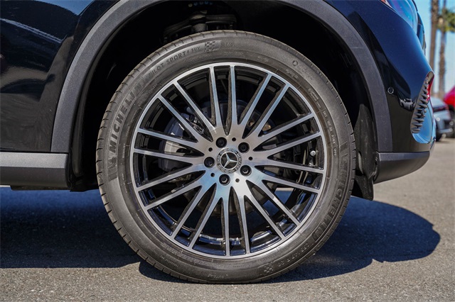 2024 Mercedes-Benz GLC 300 Image 9 of 28