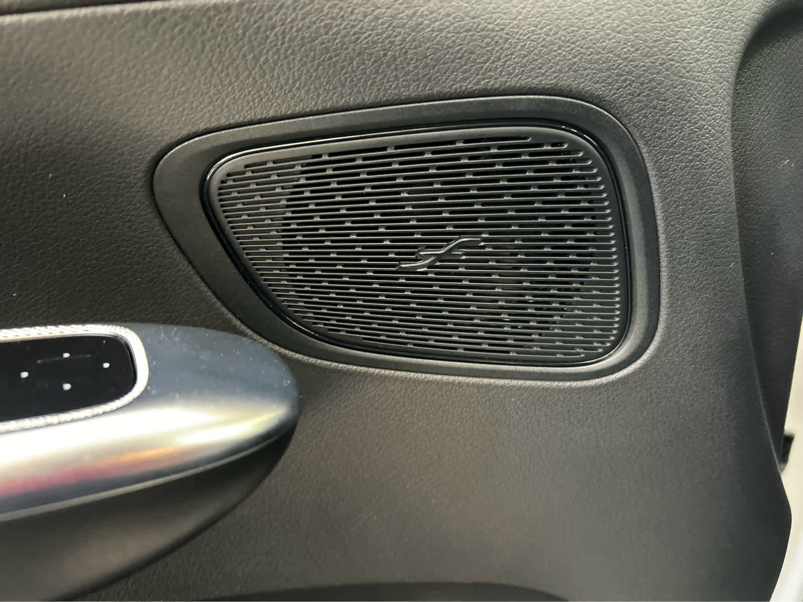 2024 Mercedes-Benz GLC 300 Image 30 of 42