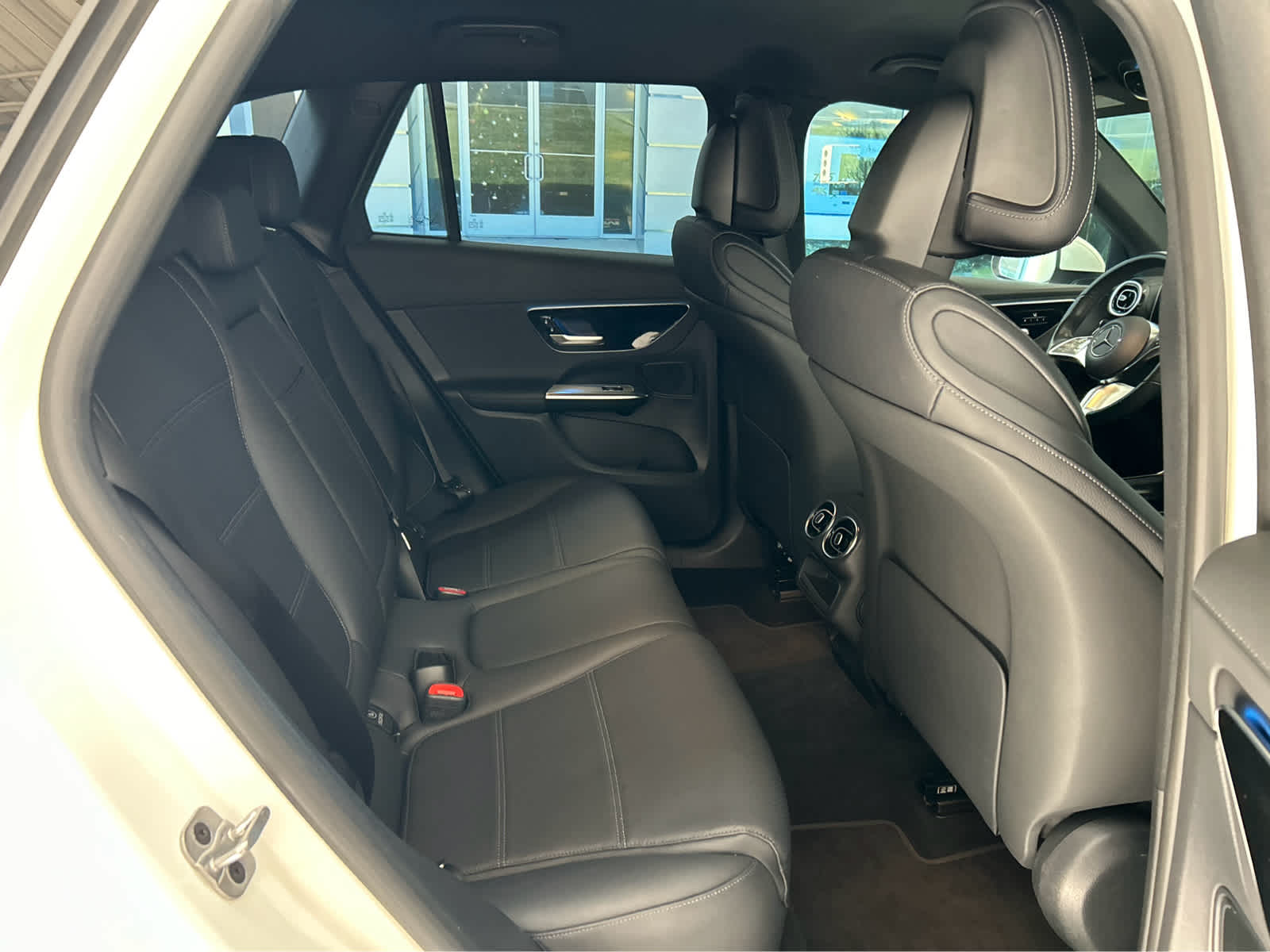 2024 Mercedes-Benz GLC 300 Image 13 of 42