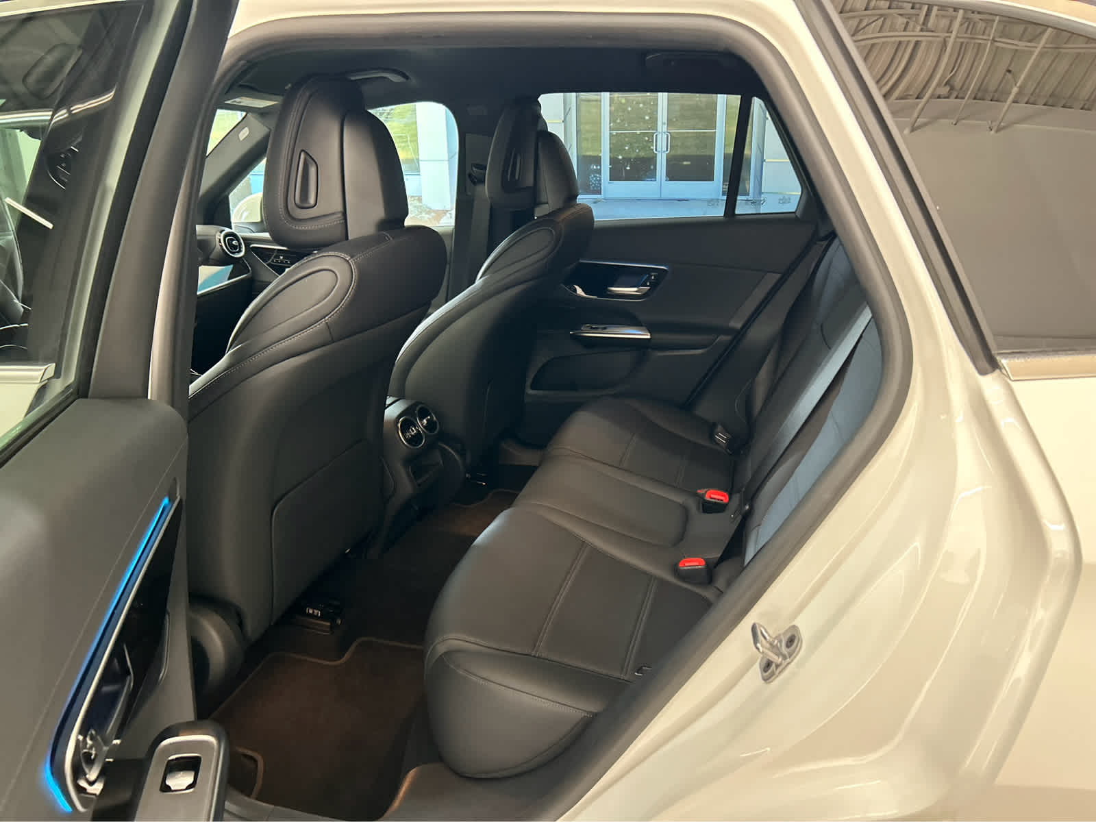 2024 Mercedes-Benz GLC 300 Image 14 of 42