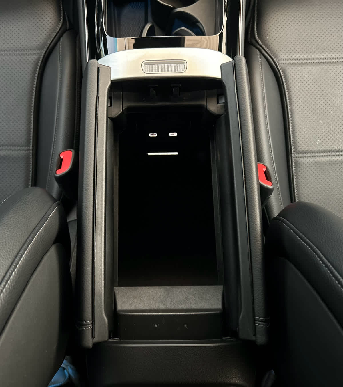 2024 Mercedes-Benz GLC 300 Image 29 of 42