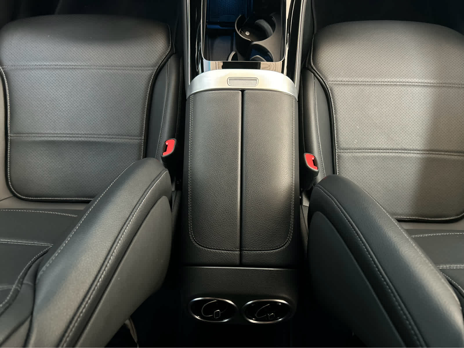 2024 Mercedes-Benz GLC 300 Image 25 of 42