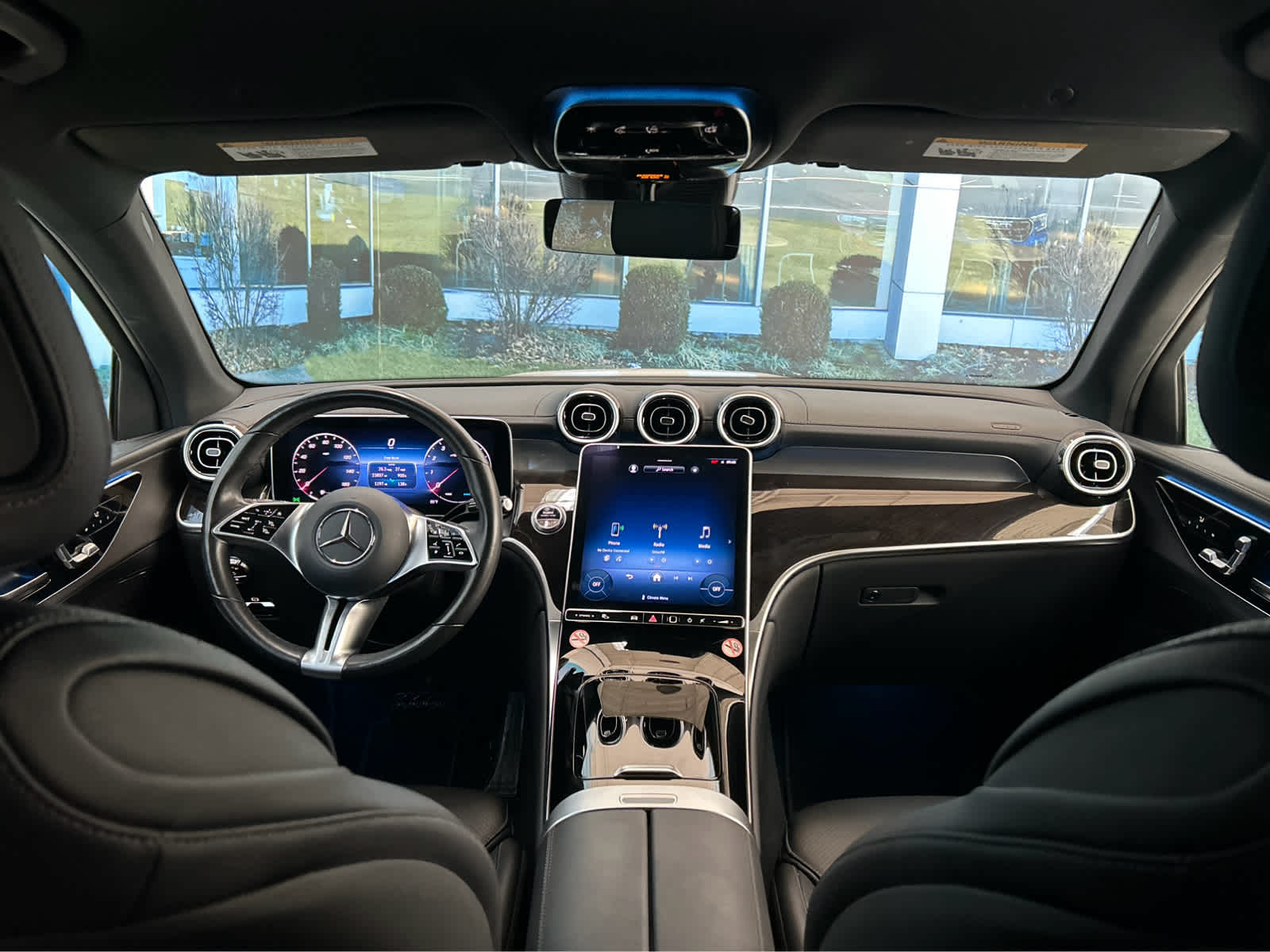 2024 Mercedes-Benz GLC 300 Image 18 of 42