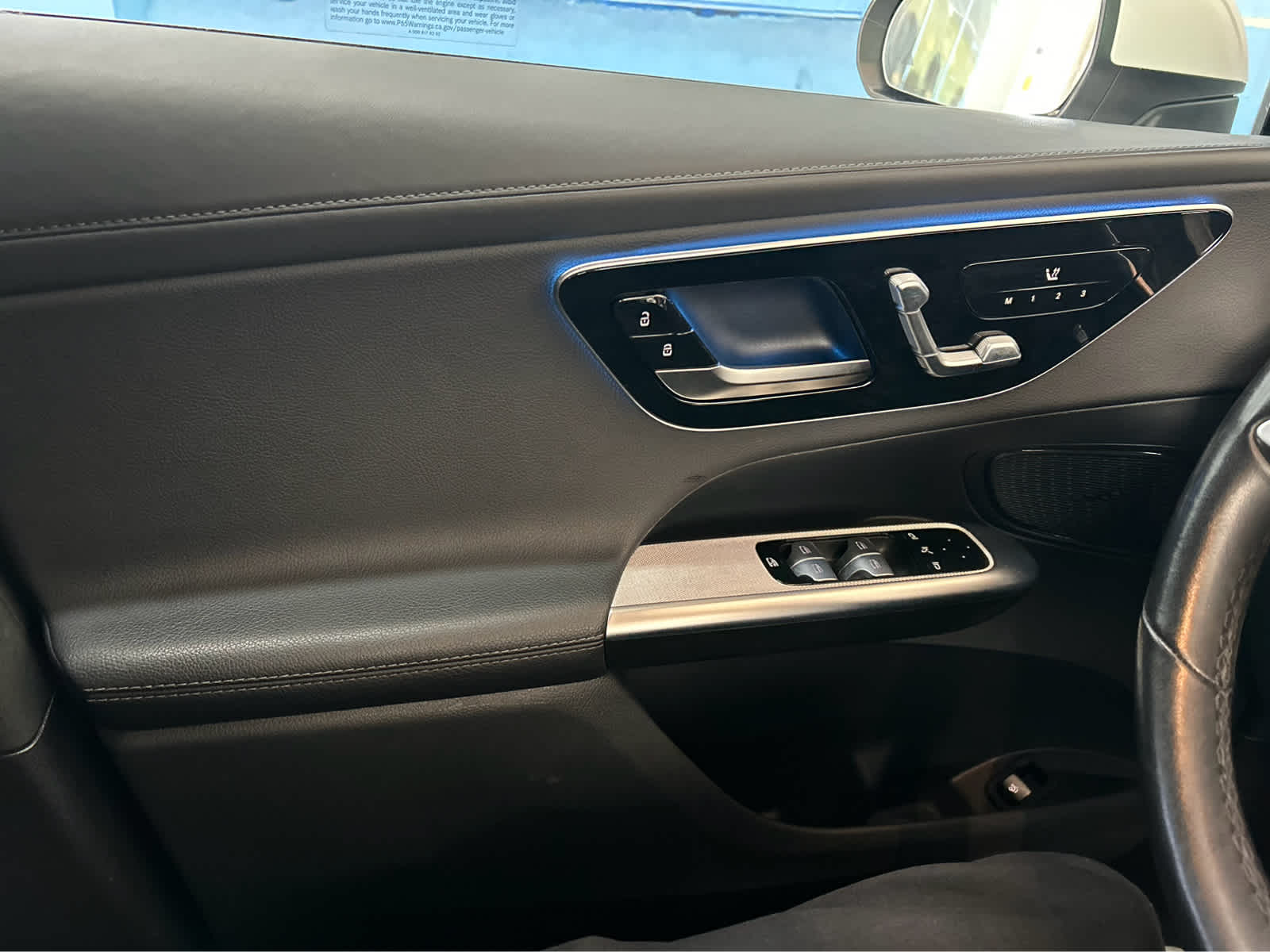 2024 Mercedes-Benz GLC 300 Image 37 of 42