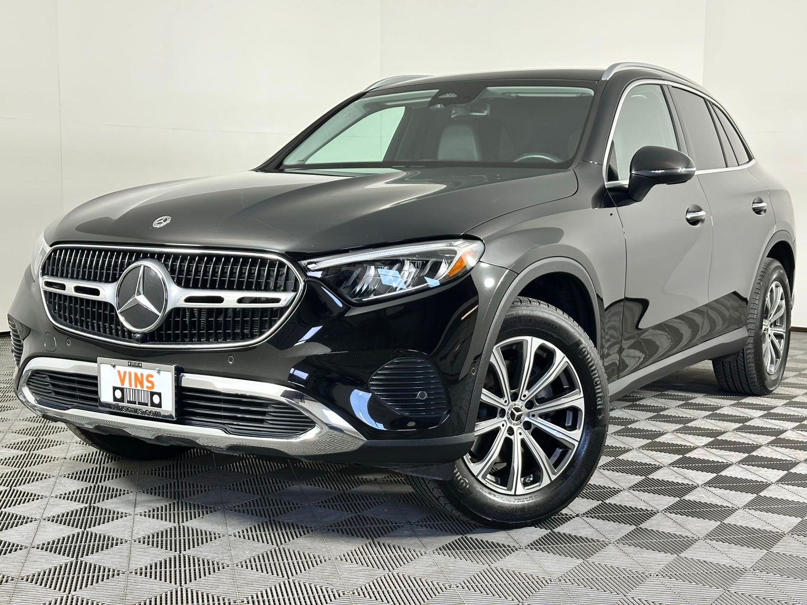 2024 Mercedes-Benz GLC 300 Image 1 of 35