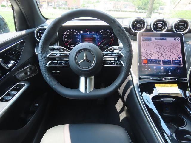 Vehicle image 11 of 25