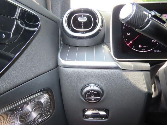 Vehicle image 15 of 25