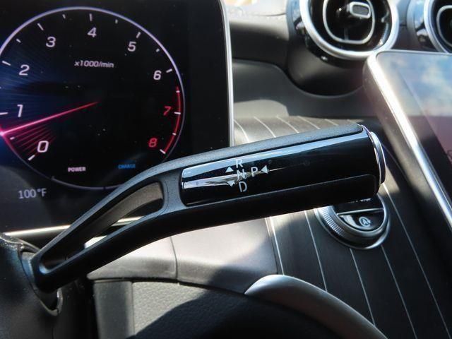 Vehicle image 19 of 25