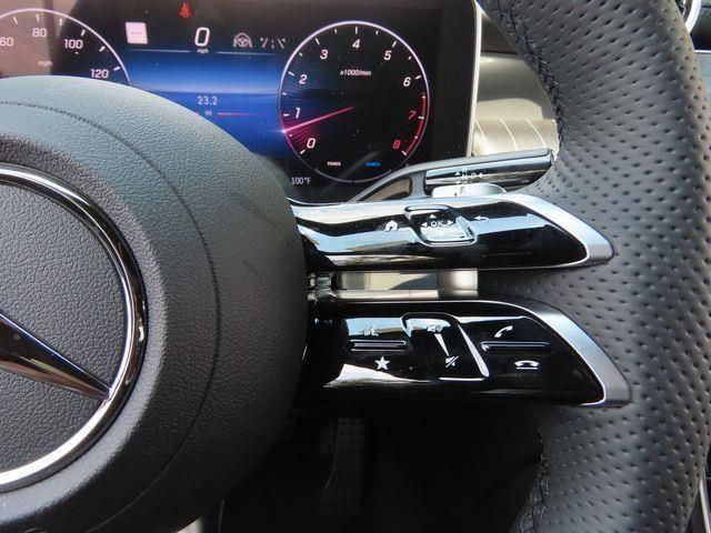 Vehicle image 17 of 25