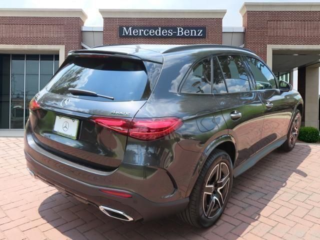 Vehicle image 4 of 25