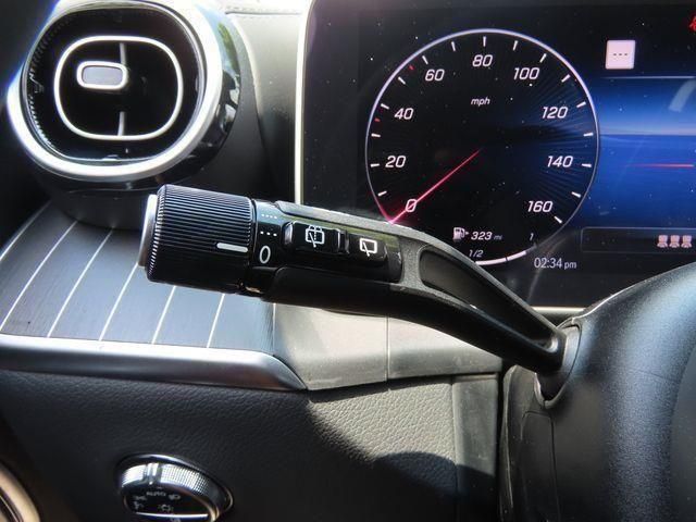 Vehicle image 18 of 25