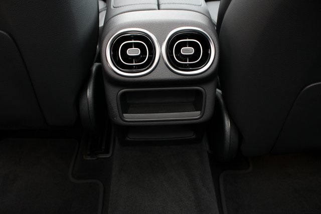 Vehicle image 27 of 42