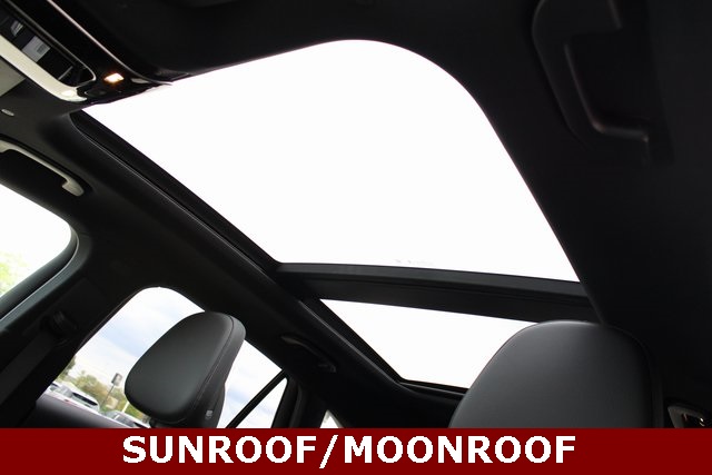 Vehicle image 7 of 42
