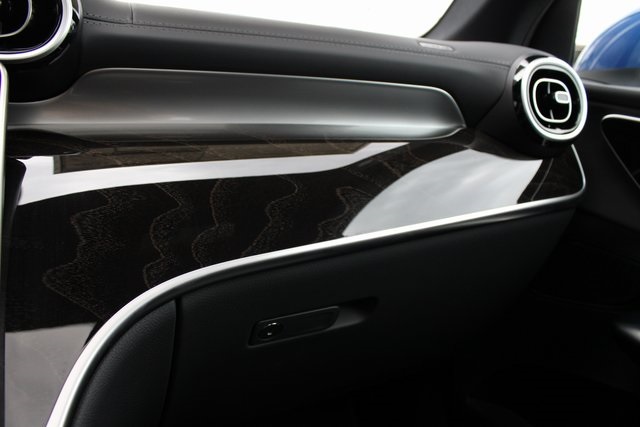 Vehicle image 24 of 42
