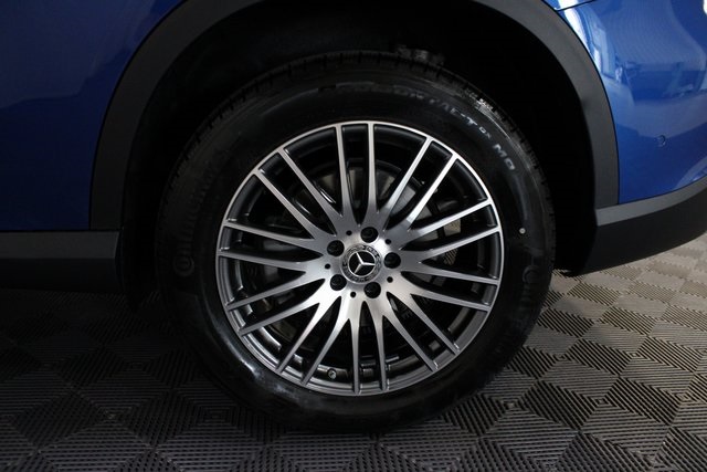 Vehicle image 40 of 42