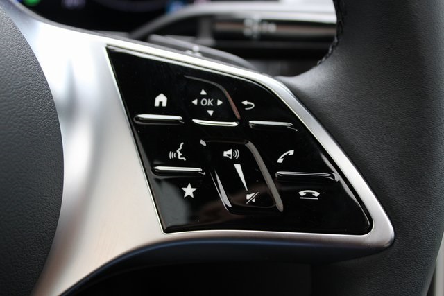 Vehicle image 10 of 42