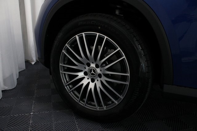 Vehicle image 39 of 42