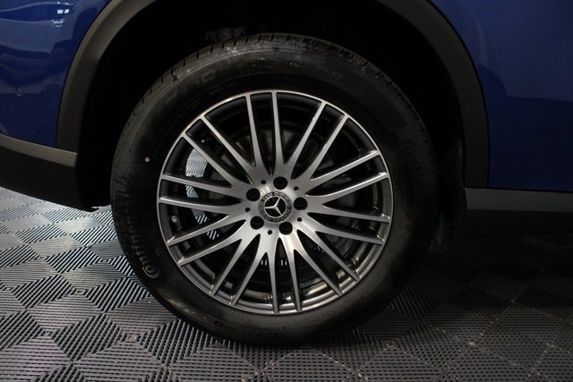 Vehicle image 41 of 42