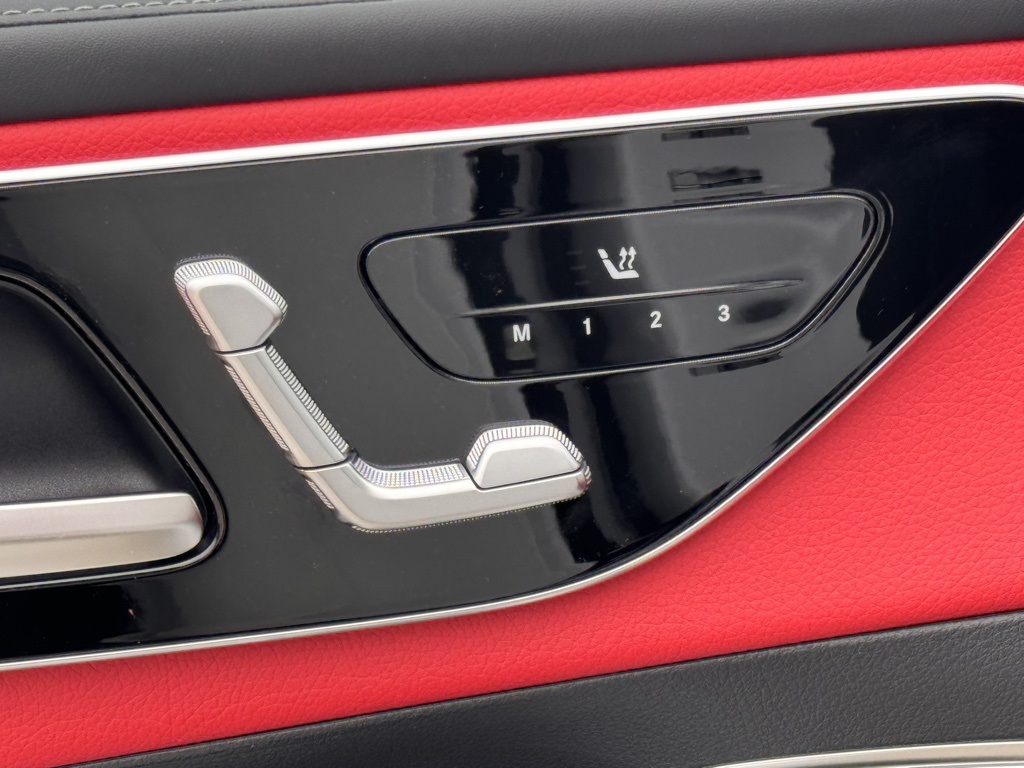 Vehicle image 18 of 29
