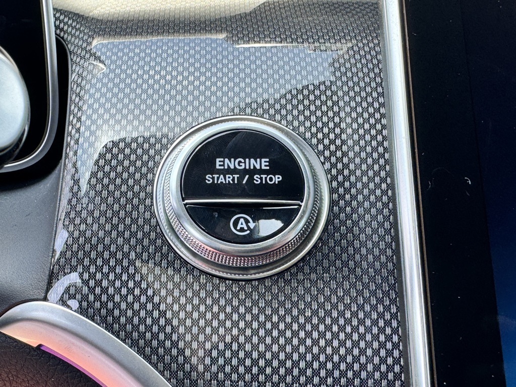 Vehicle image 27 of 38