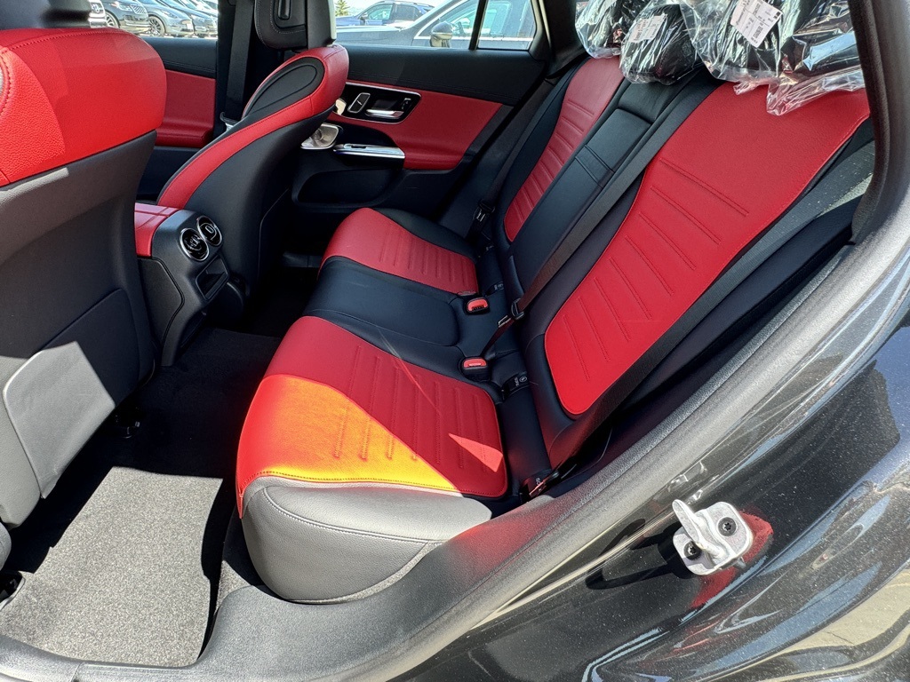 Vehicle image 31 of 38