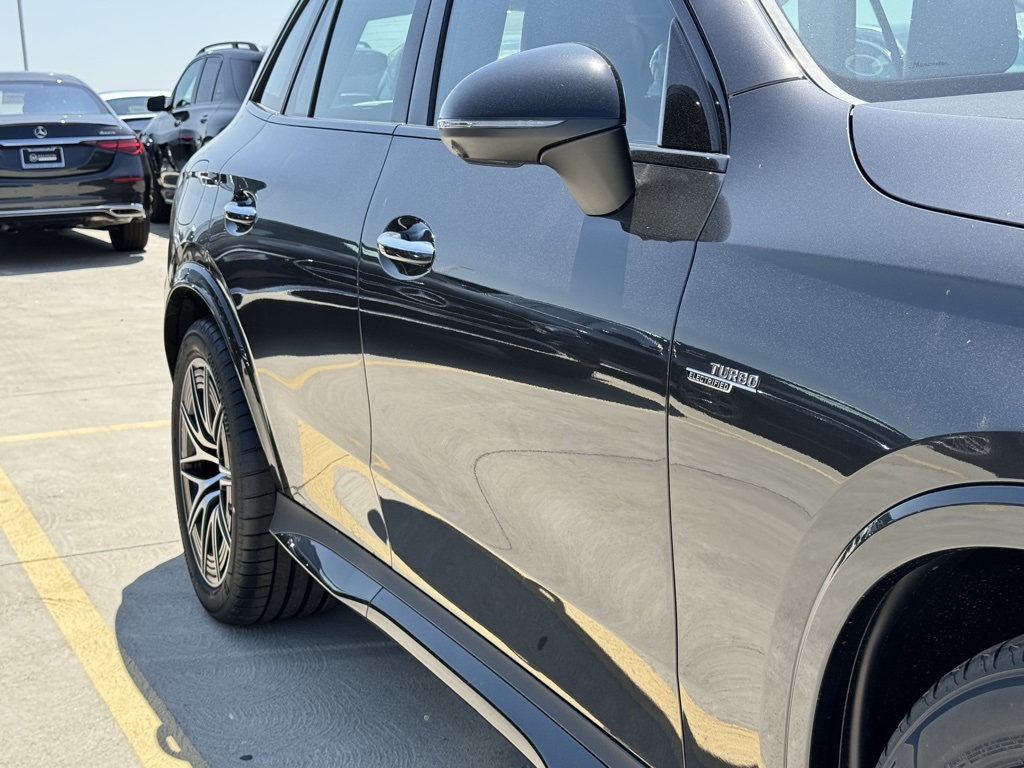 Vehicle image 11 of 38