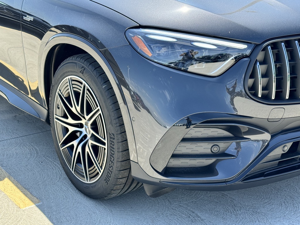 Vehicle image 10 of 38