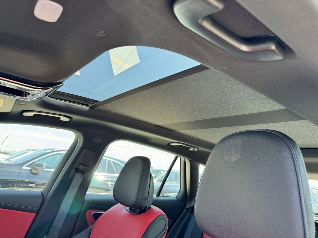 Vehicle image 23 of 38