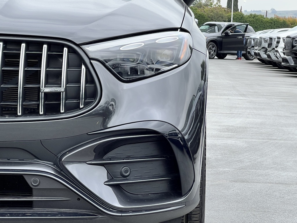 Vehicle image 11 of 32