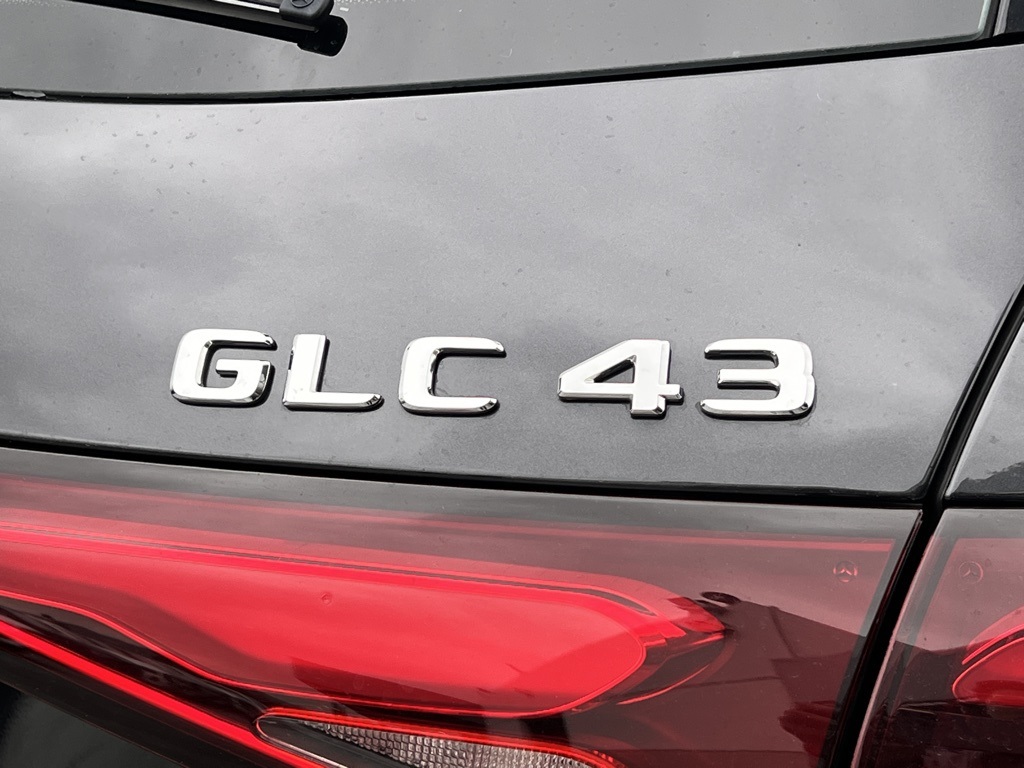 Vehicle image 13 of 32