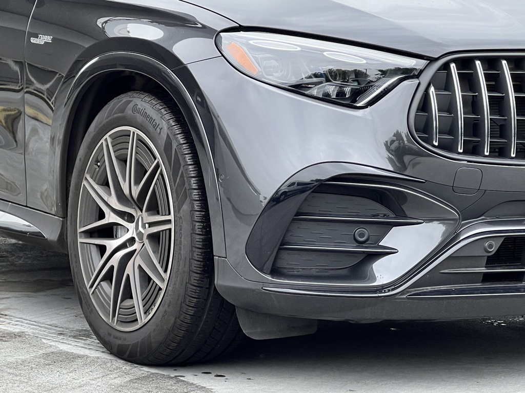 Vehicle image 9 of 32