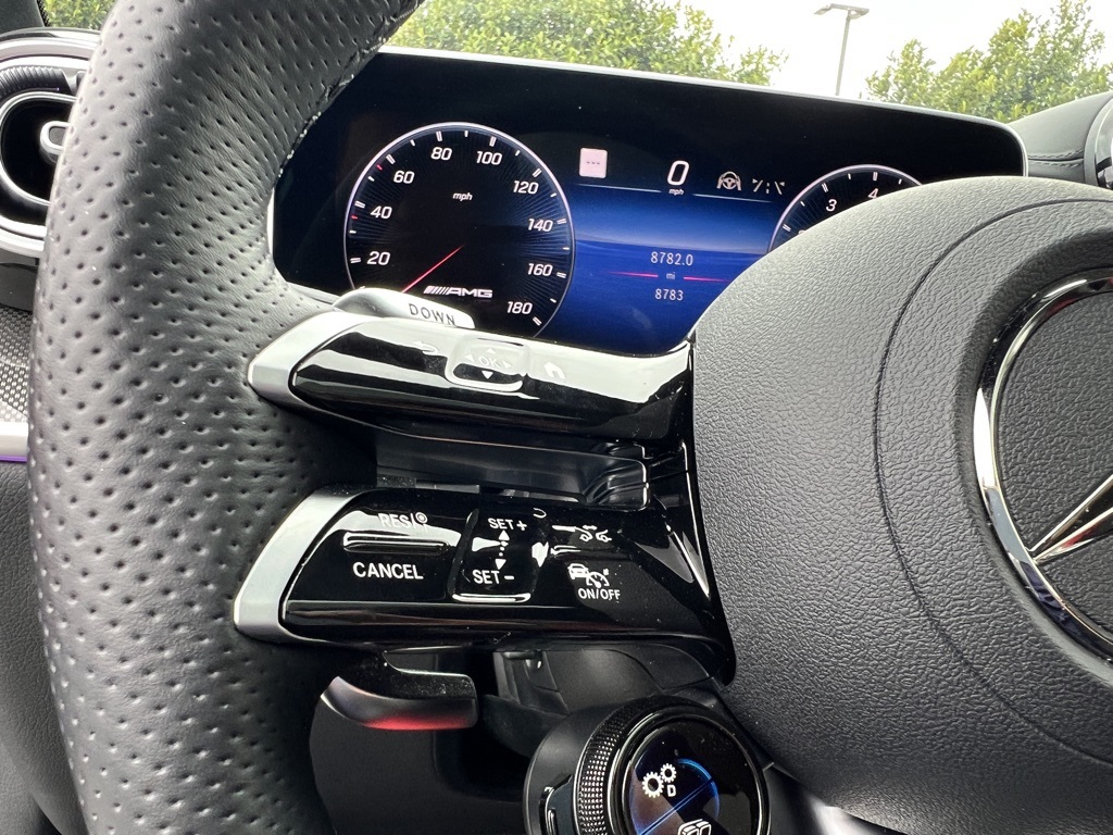 Vehicle image 26 of 32