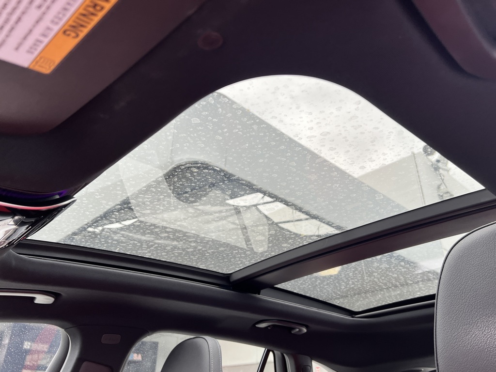 Vehicle image 23 of 32