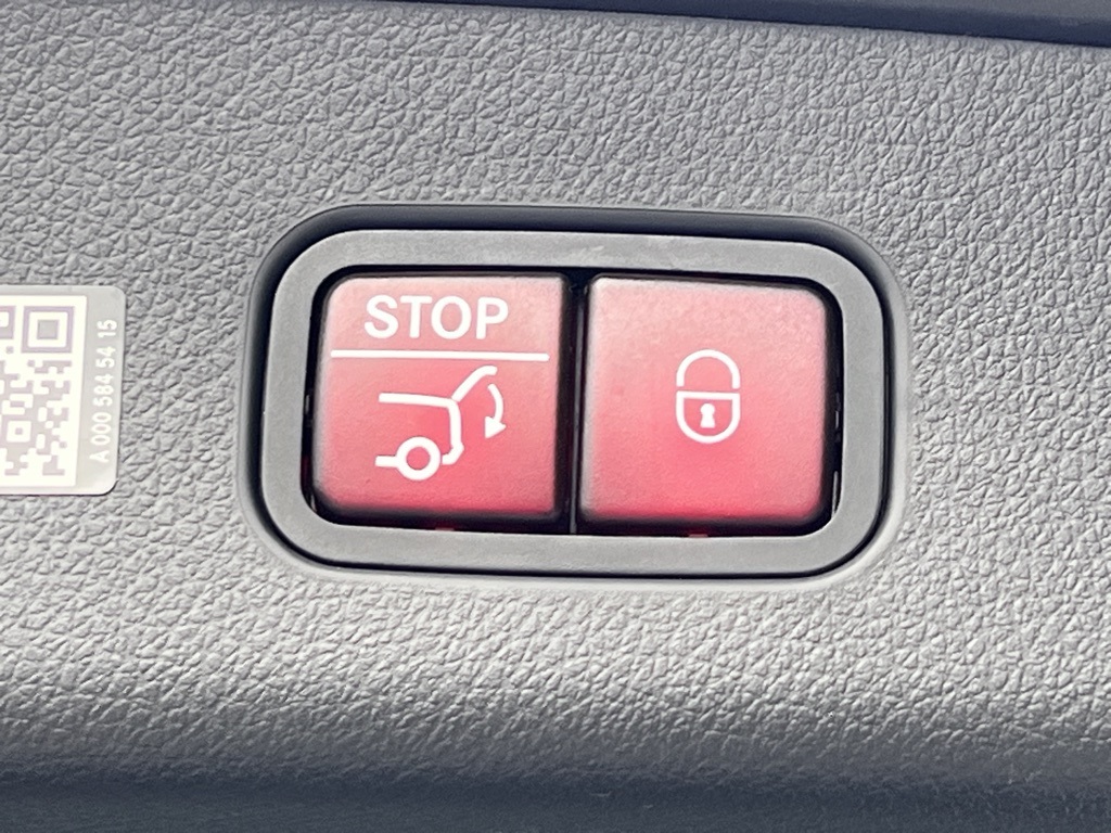 Vehicle image 16 of 32