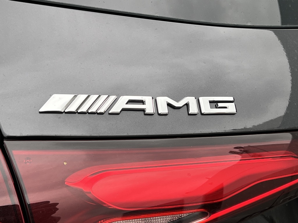 Vehicle image 14 of 32